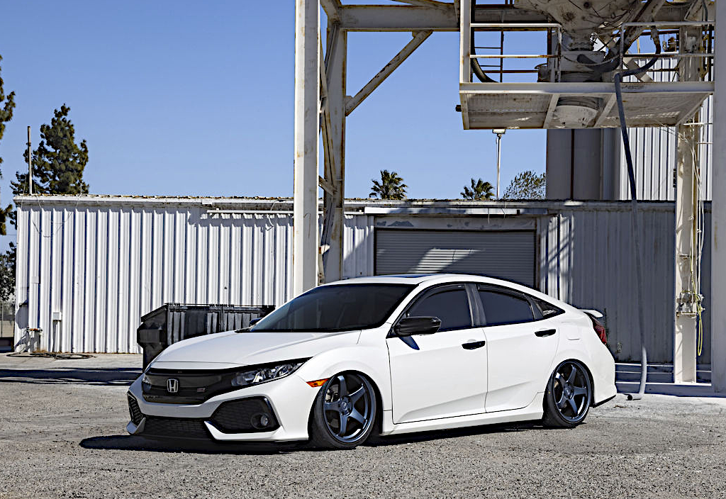 HONDA シビック FK × モテギレーシング MR151 CS5 18インチ - プラド