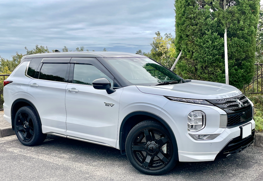 三菱アウトランダーPHEV × KMC XD811 ロックスター 2 20インチ