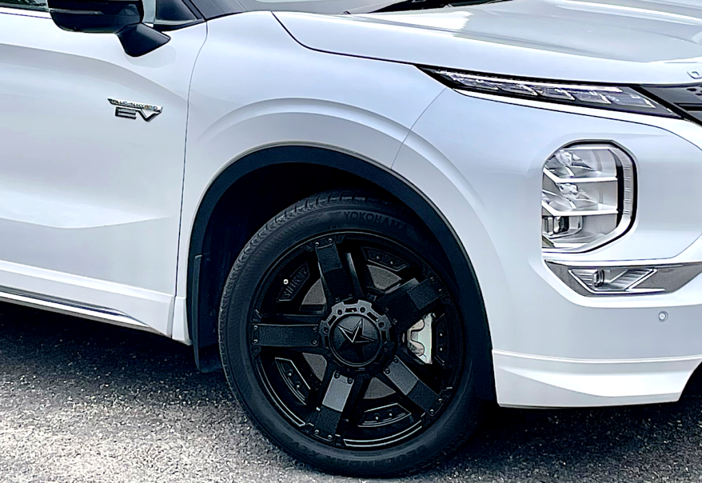 三菱アウトランダーPHEV × KMC XD811 ロックスター 2 20インチ