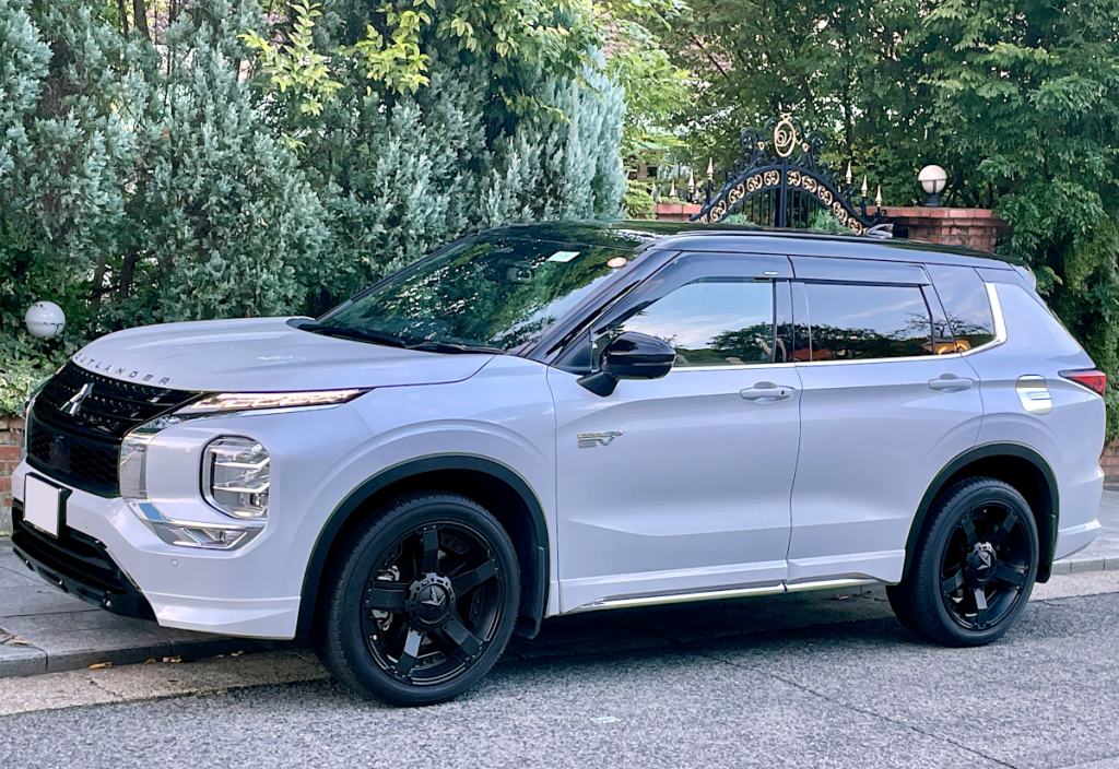 三菱アウトランダーPHEV × KMC XD811 ロックスター 2 20インチ